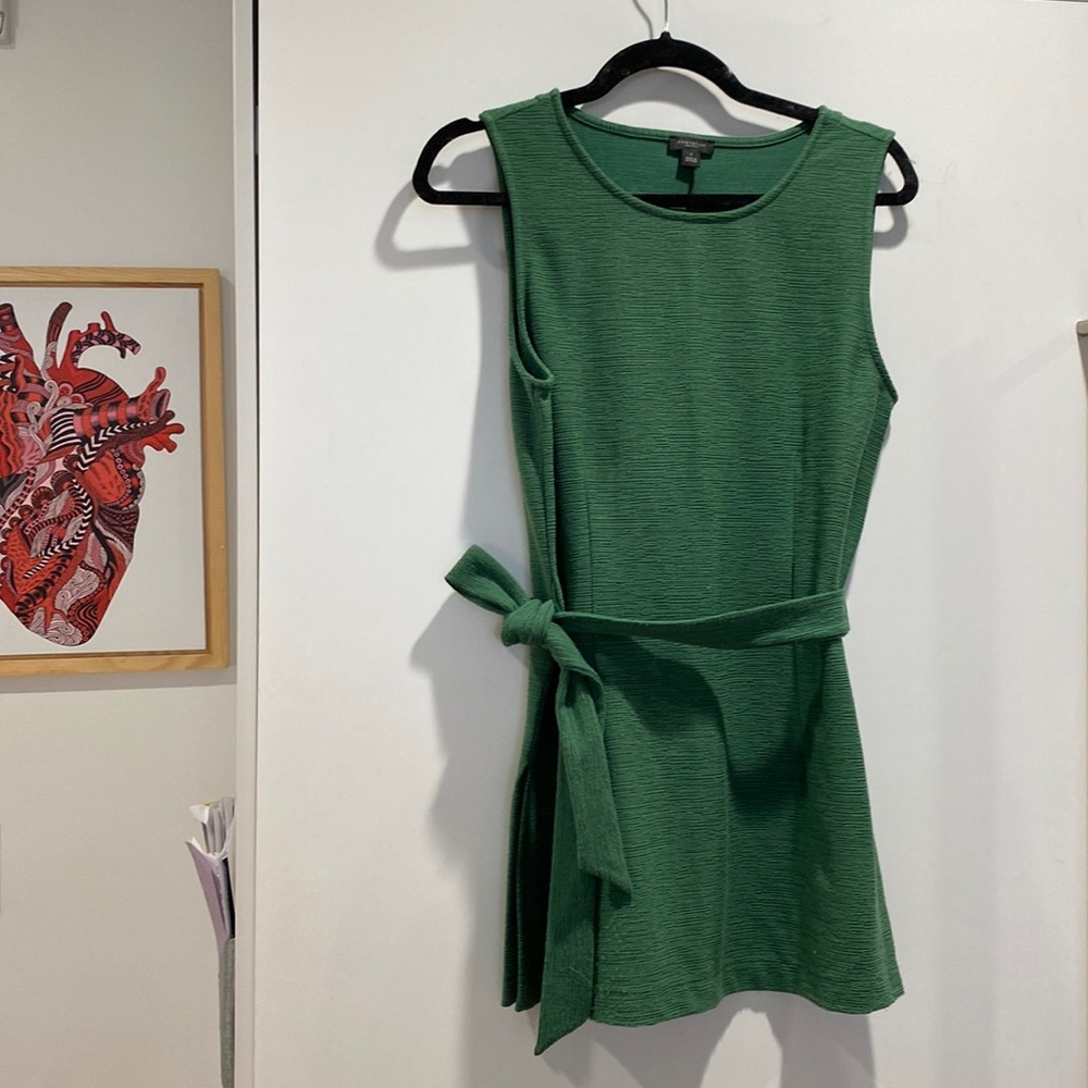 Green top with adjustable strap